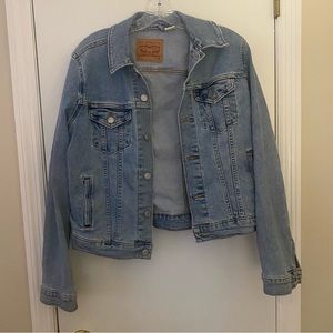 Levi’s Women’s Trucker Jean Jacket